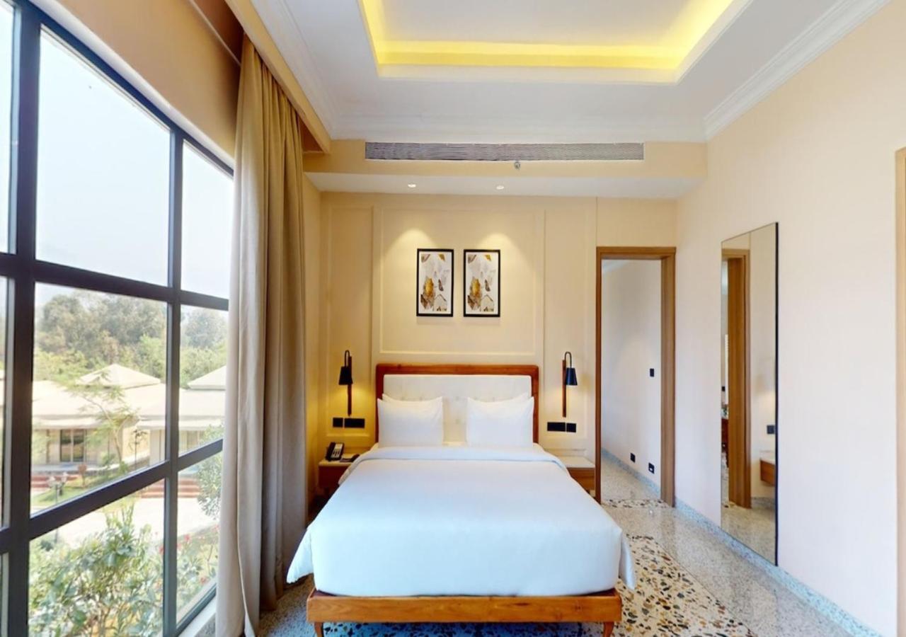 Radisson Blu Plaza Resort & Convention Centre Karjat Exterior foto